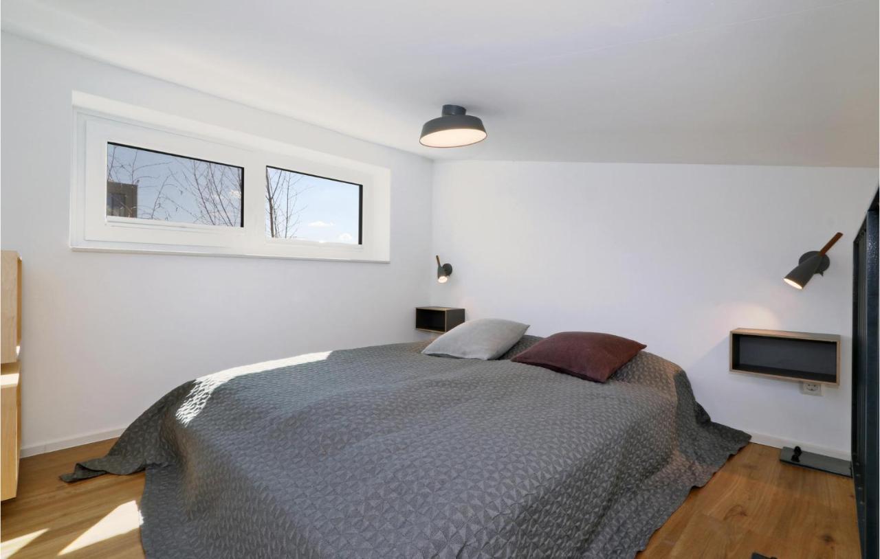 Stunning Home In Lembruch-Duemmer See With Sauna Bagian luar foto